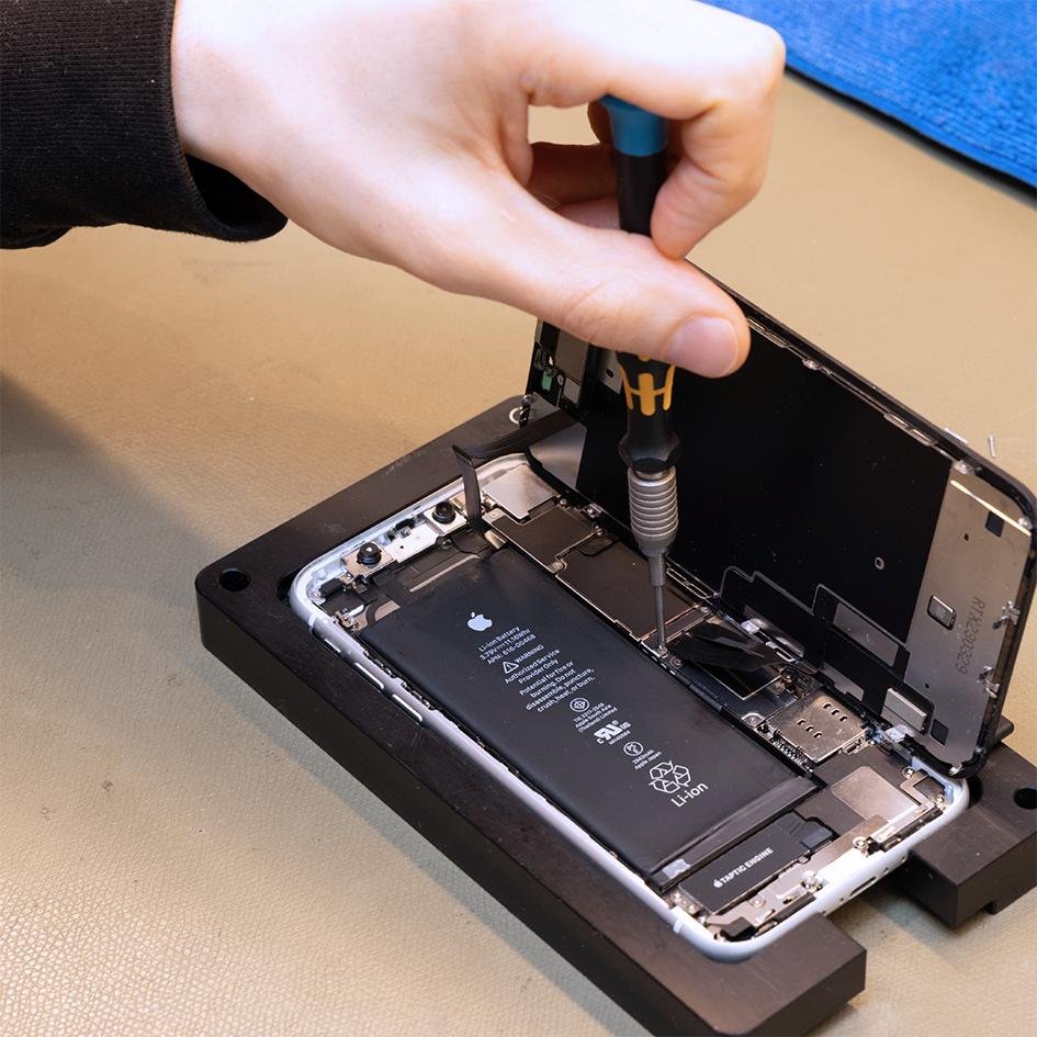 iPhone battery replacement in Gwinnett County